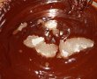 Mousse de ciocolata neagra cu visine din visinata si stafide-2