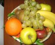 Salata de fructe cu fistic si dressing de iaurt-1