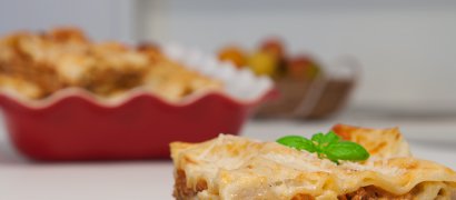 Lasagna cu Carne: Reteta savuroasa si usor de pregatit pentru o cina in familie