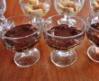 Desert la pahar cu ciocolata si jeleu de capsuni-8