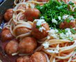 Spaghete cu chiftelute din carne de vita-porc in sos de rosii-7