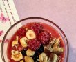 Smoothie bowl cu fructe de padure si banane-5