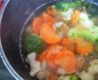 Supa de curcan cu mazare, conopida, broccoli si galuscute-6
