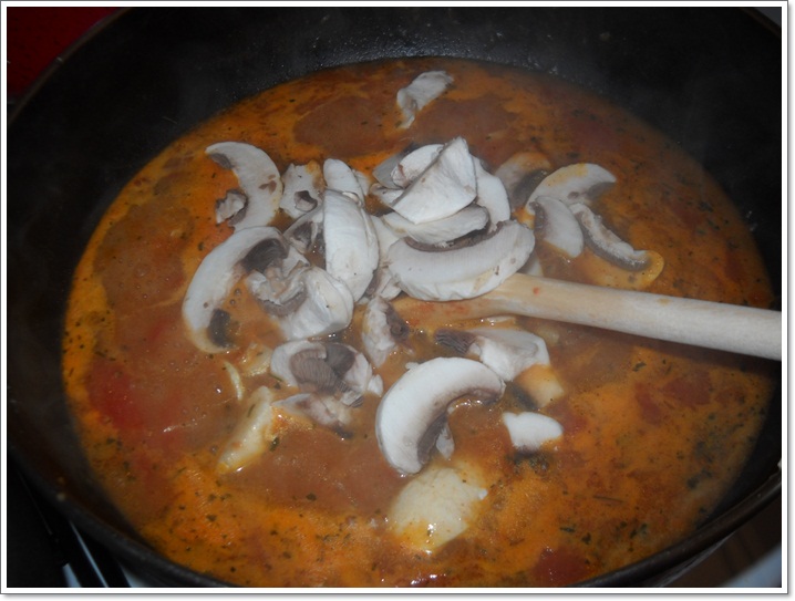 Escalop de porc cu ciuperci - Reteta pentru un preparat fraged si aromat