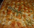 Focaccia cu usturoi si parmezan - Reteta delicioasa pentru paine aromata-2