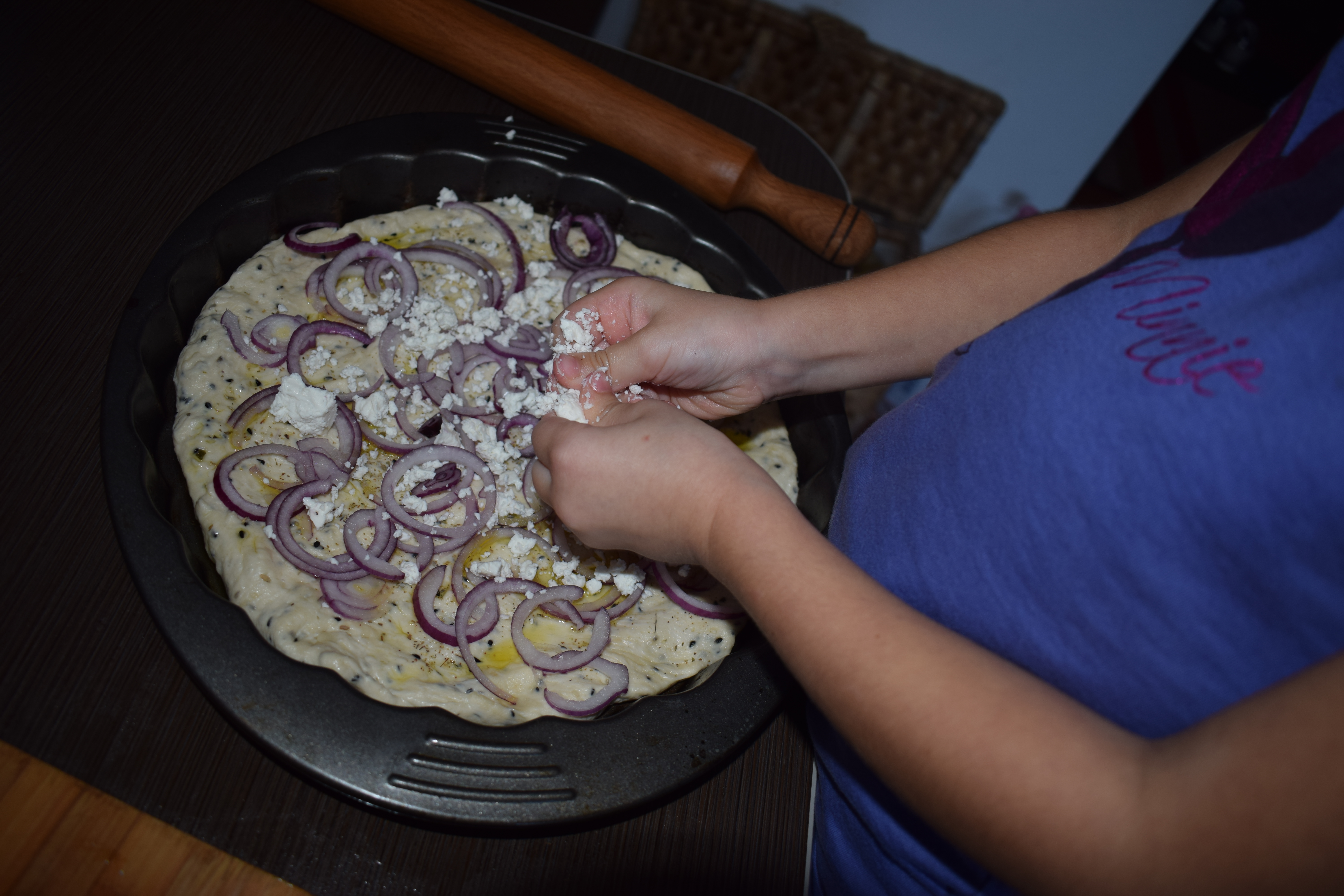 Focaccia cu ceapa si branza de capra