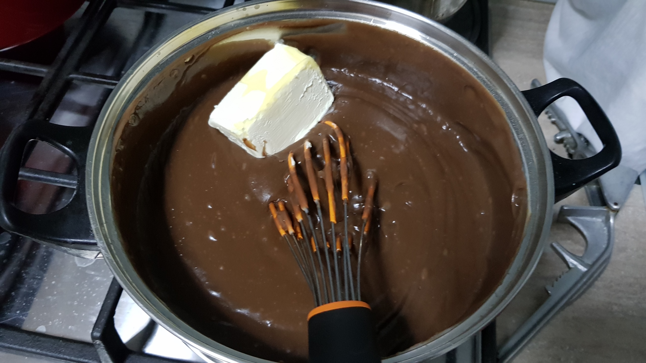 Desert prajitura cu foi si crema de ciocolata
