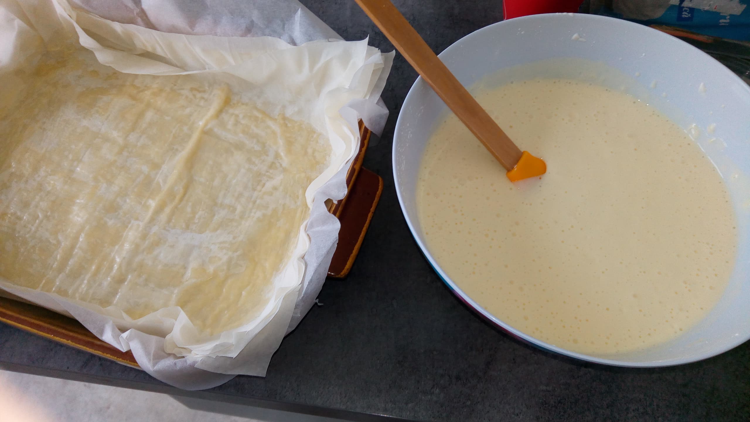 Desert placinta cu crema de branza (fromage blanc)