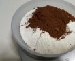 Desert foi de cacao cu crema de vanilie si gem de caise-1