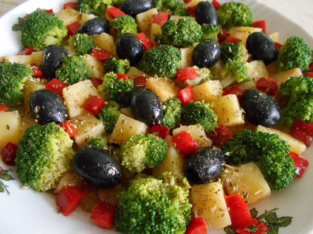Salata de broccoli si cartofi