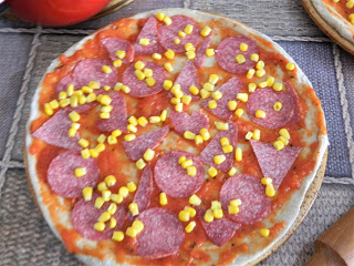 Pizza casei cu blat din faina integrala