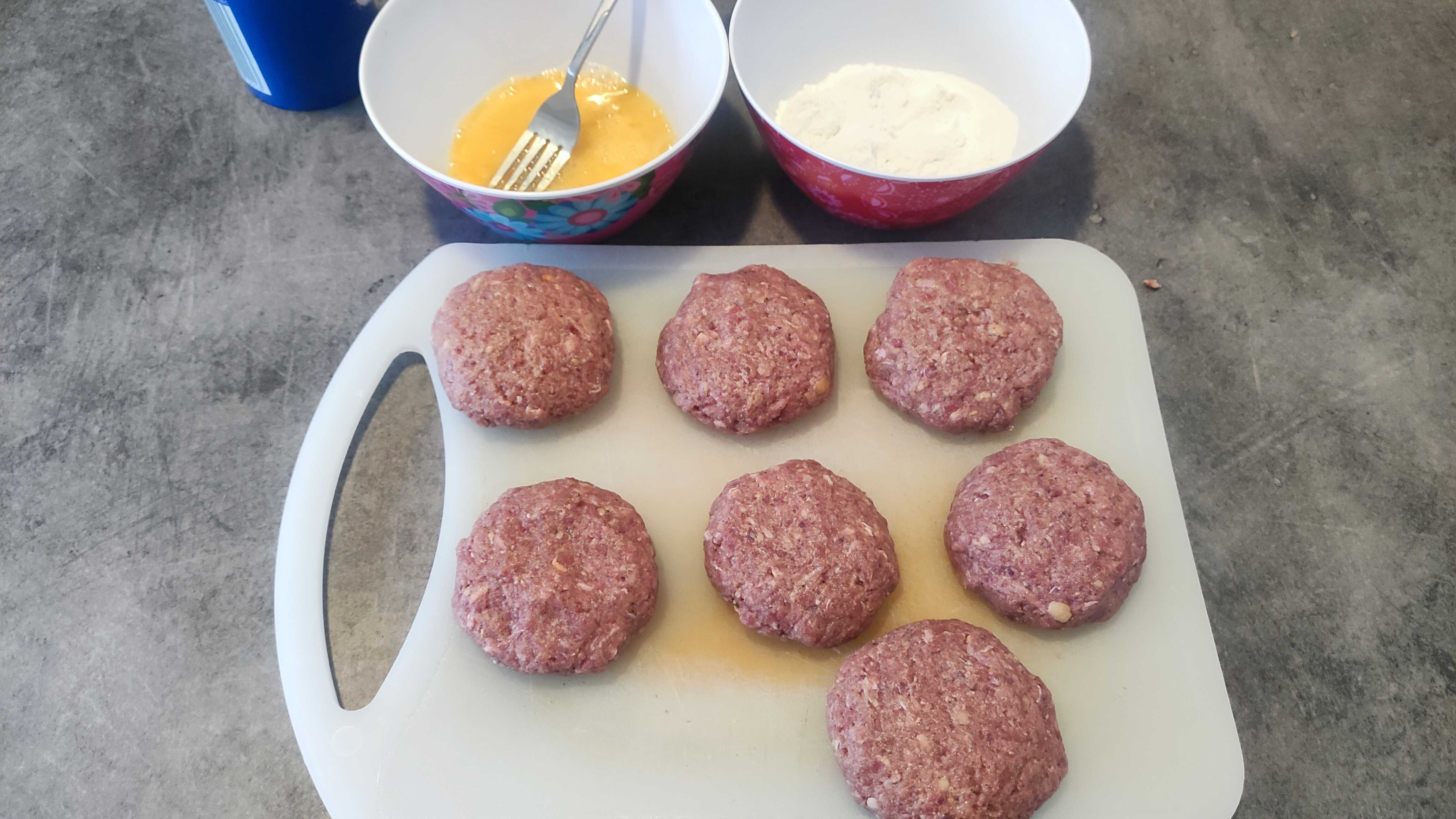 Chiftele (Parjoale) din carne tocata de vita