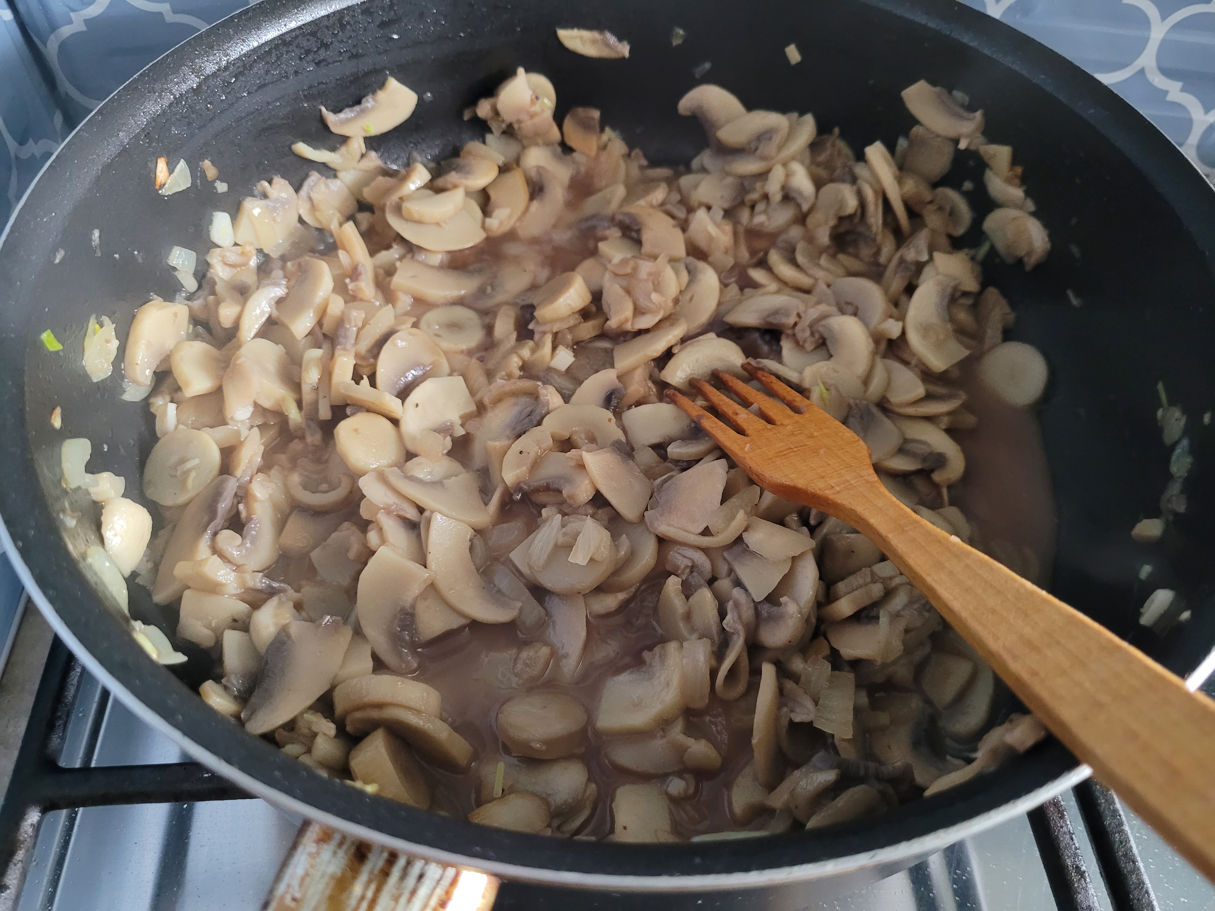 Reteta de pulpe de pui dezosate cu ciuperci