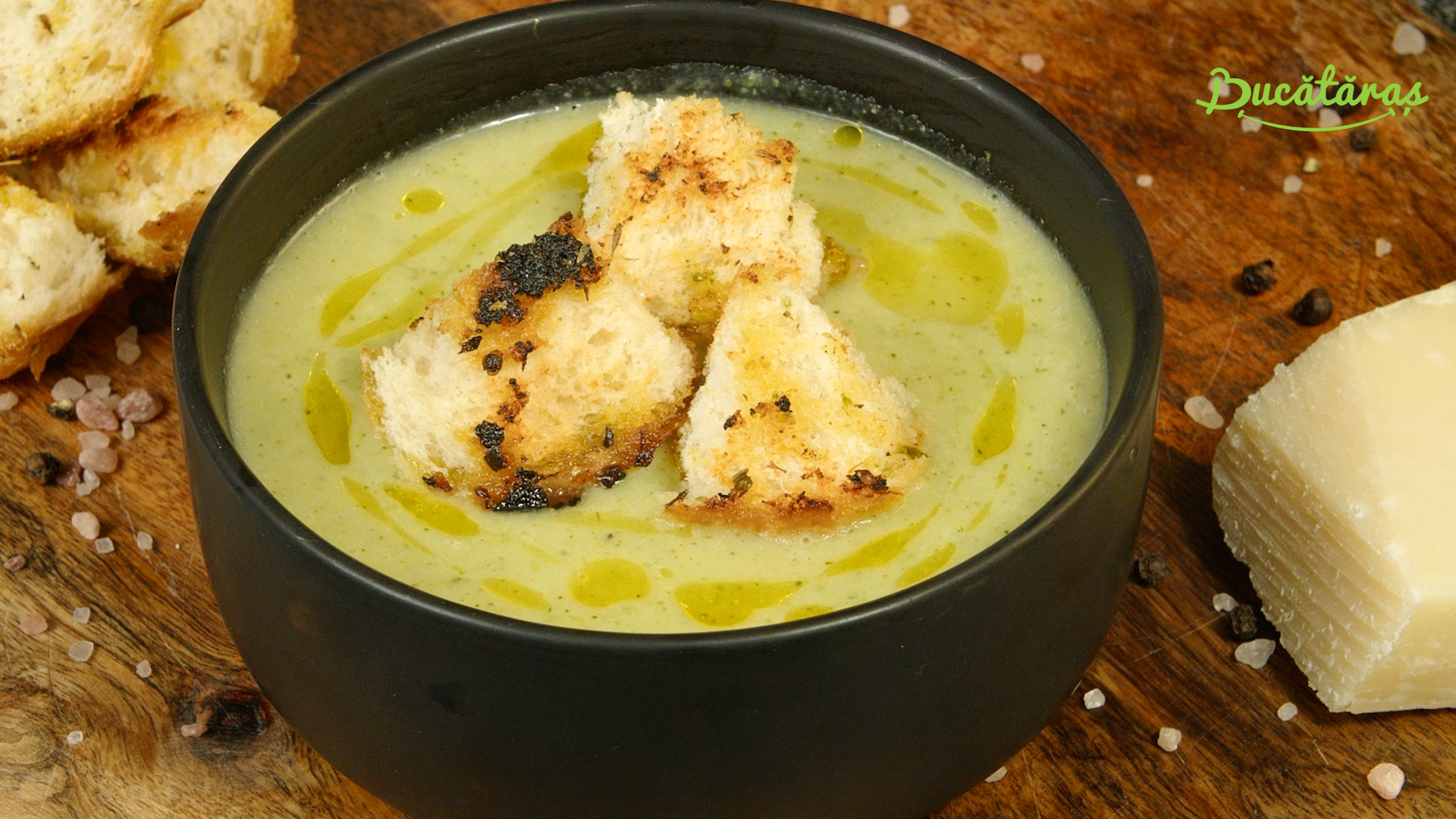 Supă cremă de sparanghel și broccoli - Simplă și gustoasă